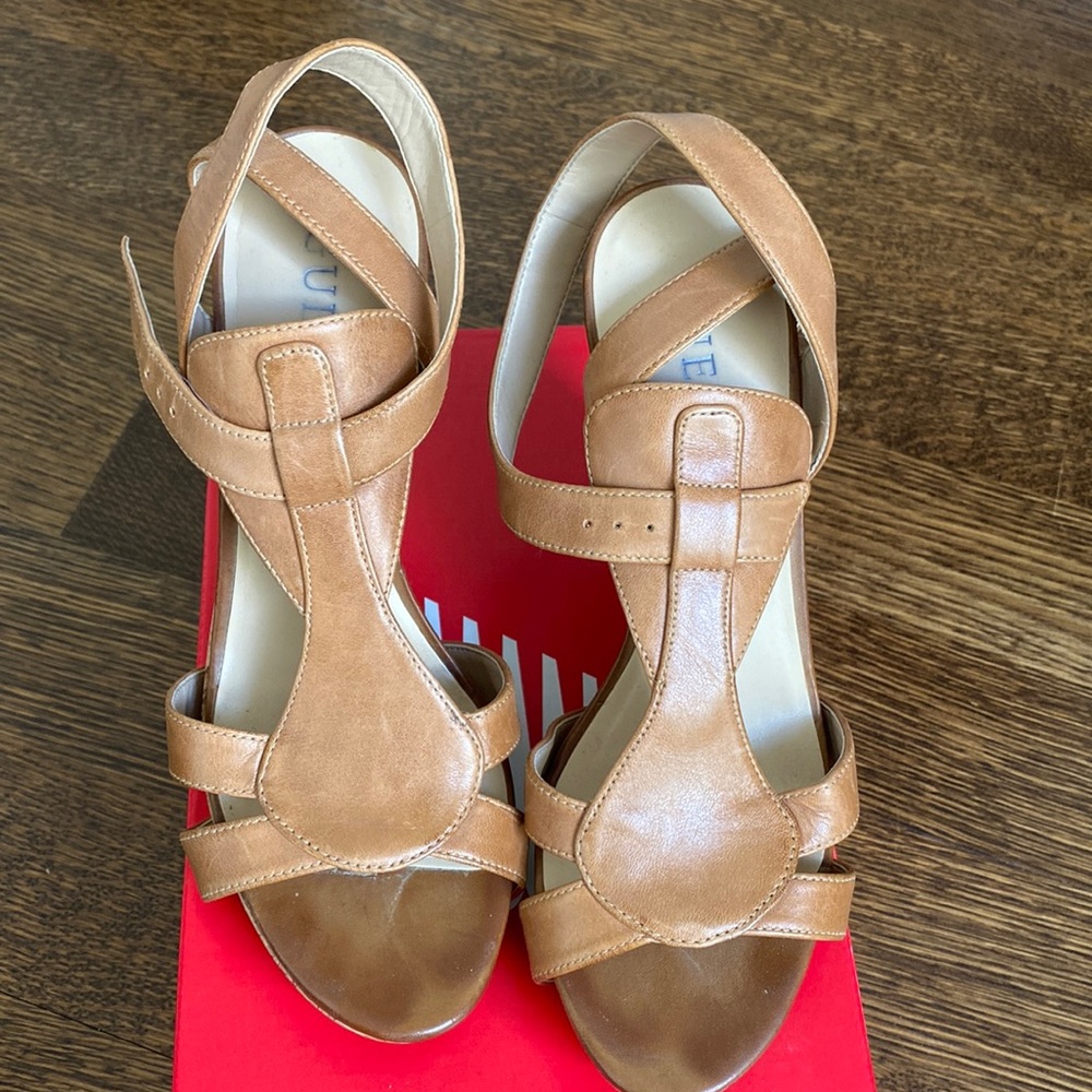 Guess wedge sandles